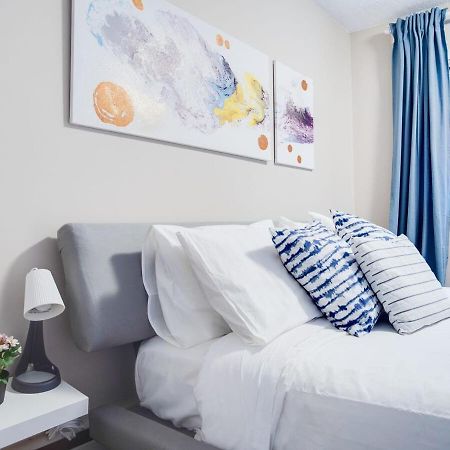 NEW Gorgeous 2Br Condo w Parking Patio Coffee YYC Esterno foto