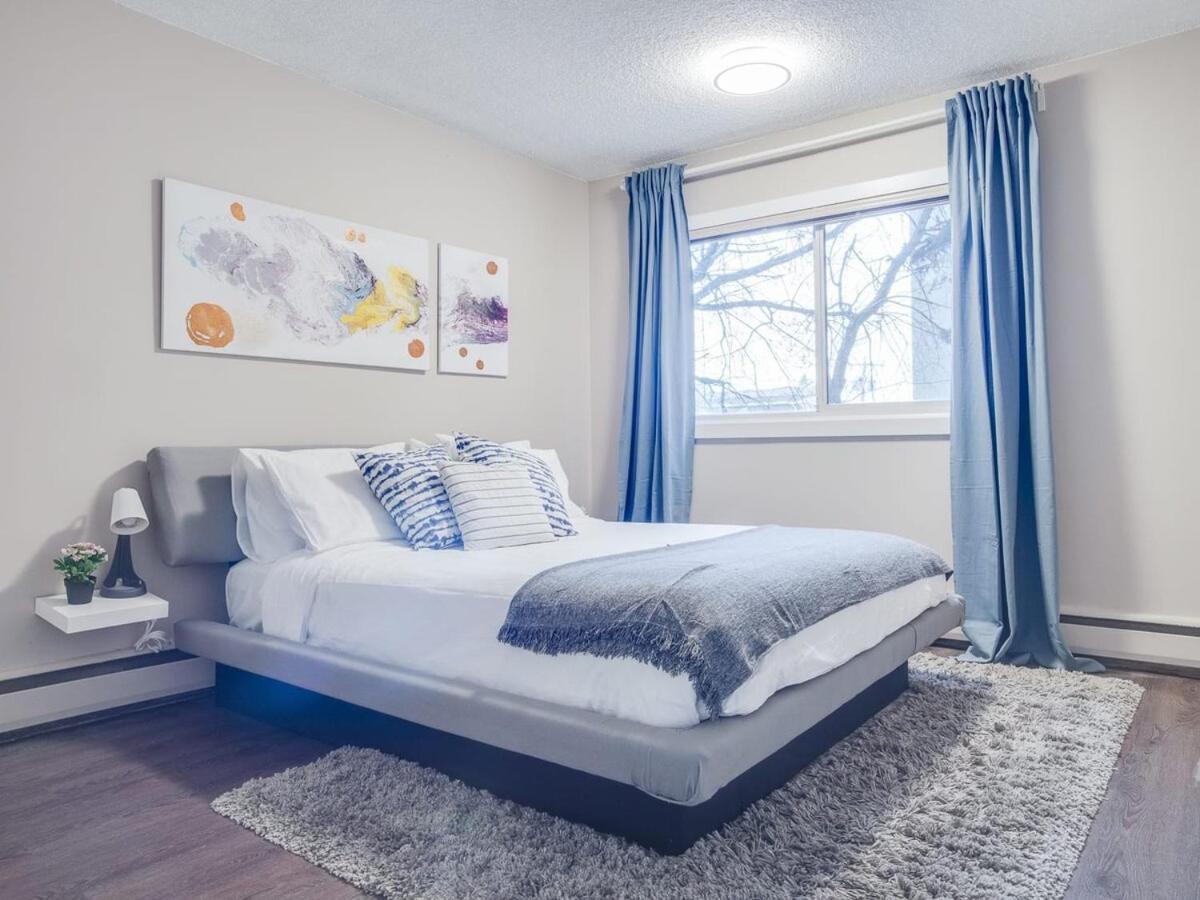NEW Gorgeous 2Br Condo w Parking Patio Coffee YYC Esterno foto