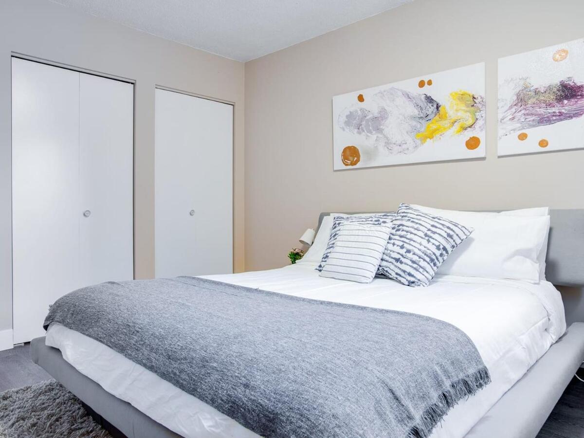 NEW Gorgeous 2Br Condo w Parking Patio Coffee YYC Esterno foto