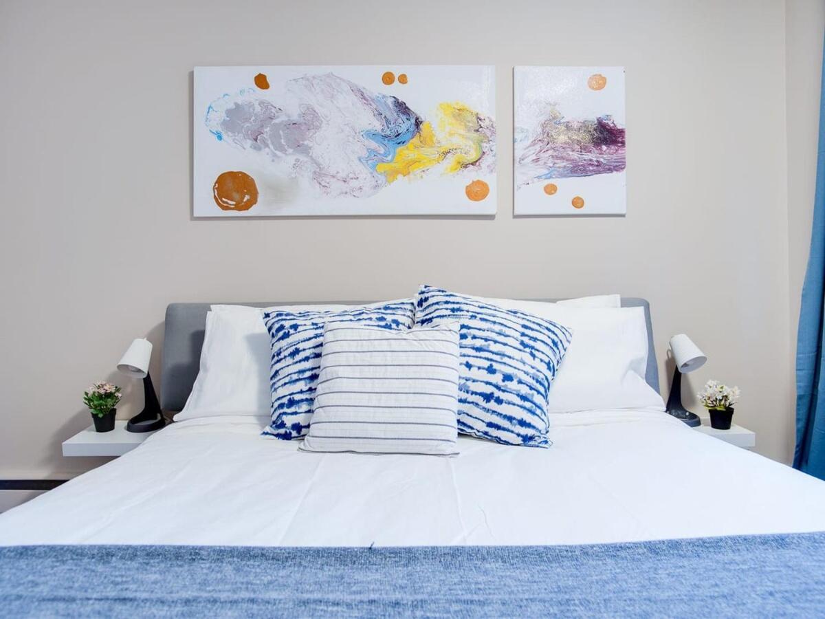 NEW Gorgeous 2Br Condo w Parking Patio Coffee YYC Esterno foto