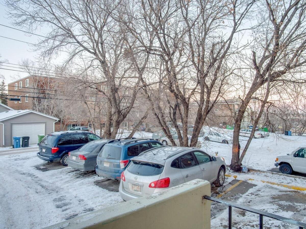 NEW Gorgeous 2Br Condo w Parking Patio Coffee YYC Esterno foto