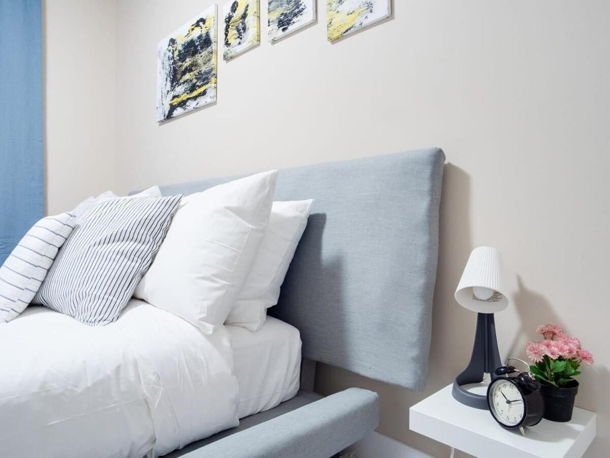 NEW Gorgeous 2Br Condo w Parking Patio Coffee YYC Esterno foto