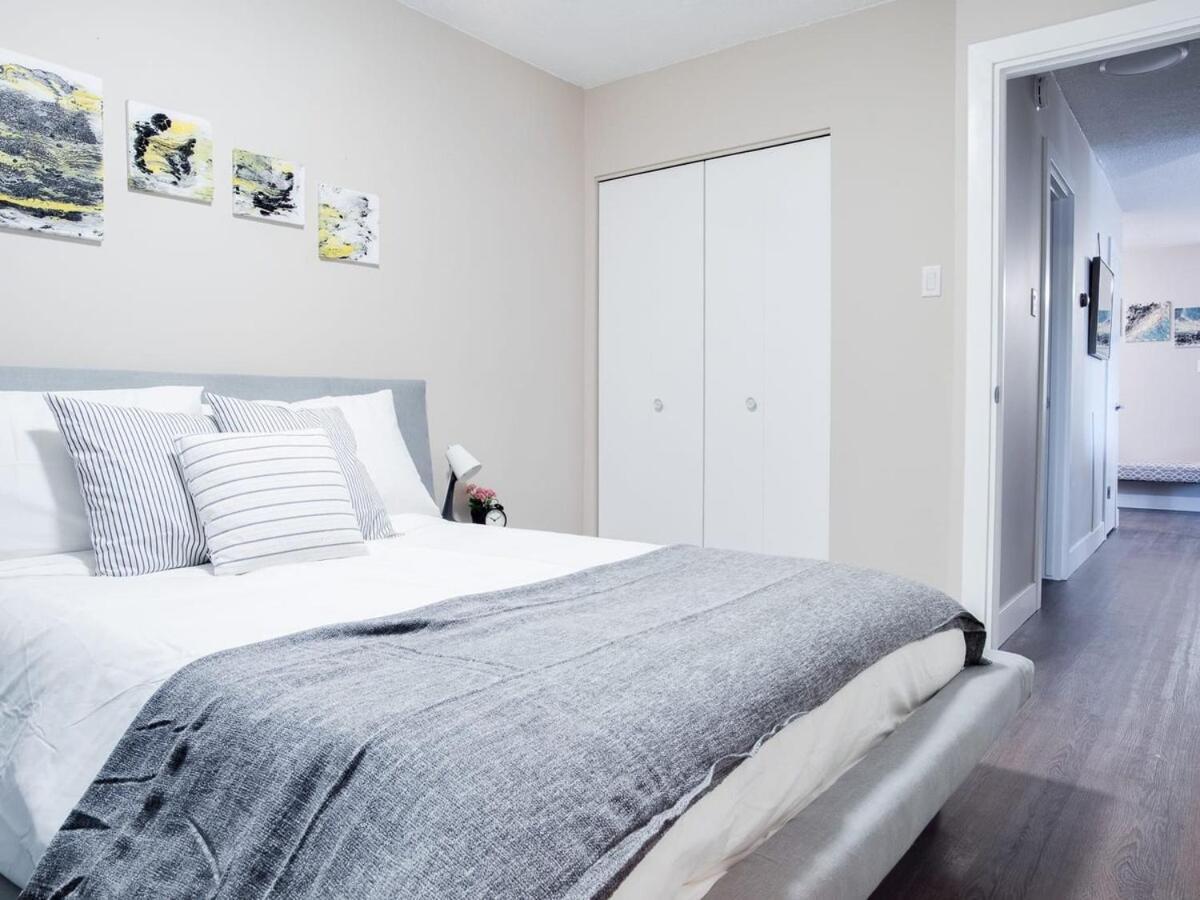 NEW Gorgeous 2Br Condo w Parking Patio Coffee YYC Esterno foto