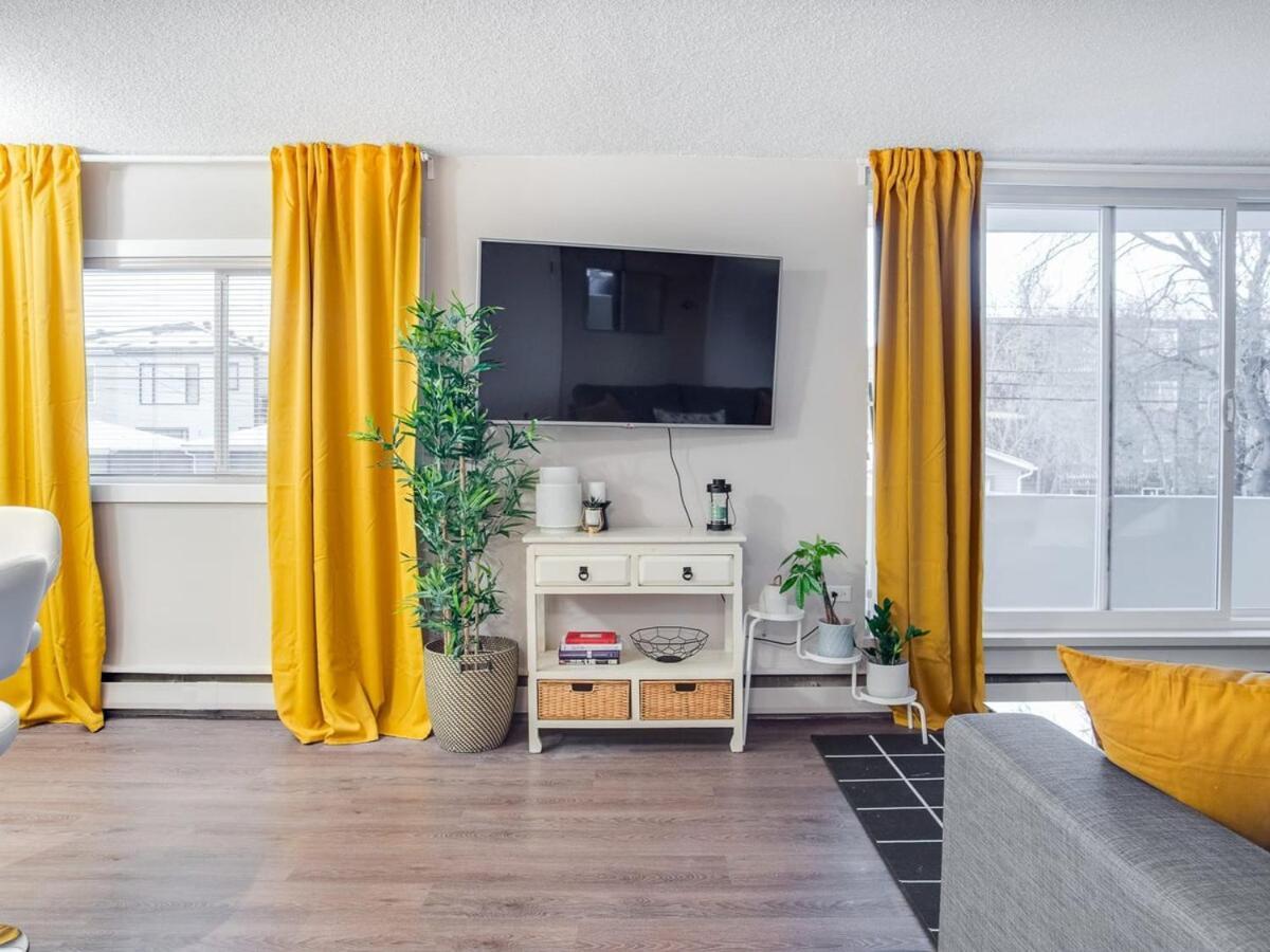 NEW Gorgeous 2Br Condo w Parking Patio Coffee YYC Esterno foto